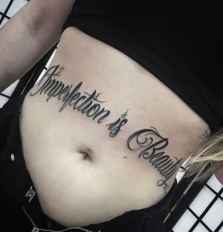 Tatuagem na barriga: As 42 melhores fotos femininas e inspiradoras