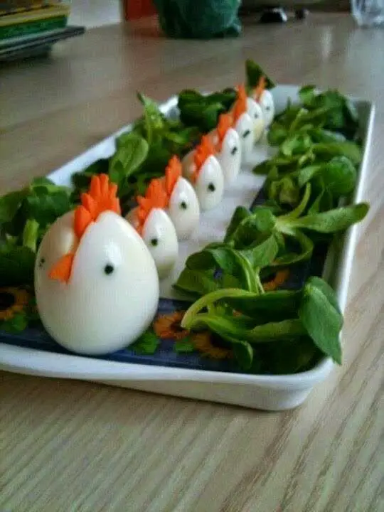 Ovos cozidos decorados