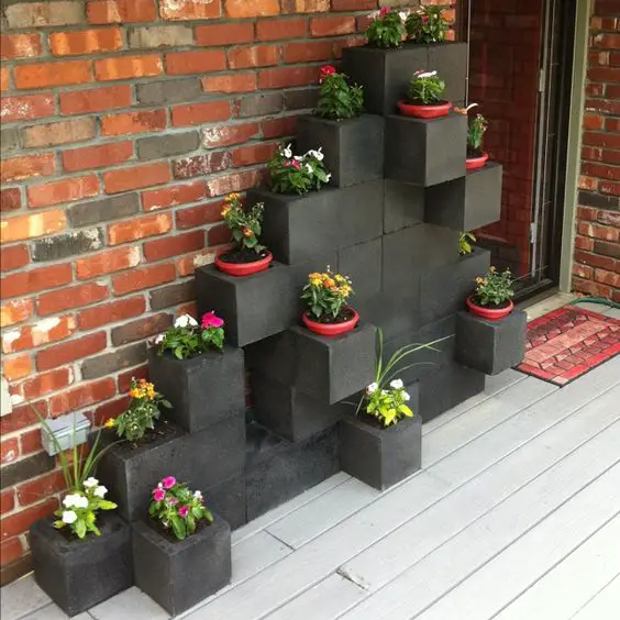 How to Reuse Concrete Blocks in Furniture and Decoration