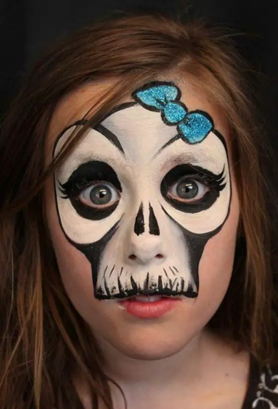Maquiagem de Halloween infantil: +28 ideias simples e fáceis  Maquiagem  halloween, Rosto halloween, Maquilhagem de halloween simples