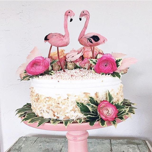 Bolos Flamingo: Ideias para uma Festa tropical 