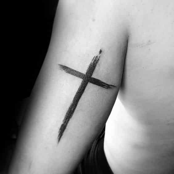 Tatuagem de Cruz no Braço
