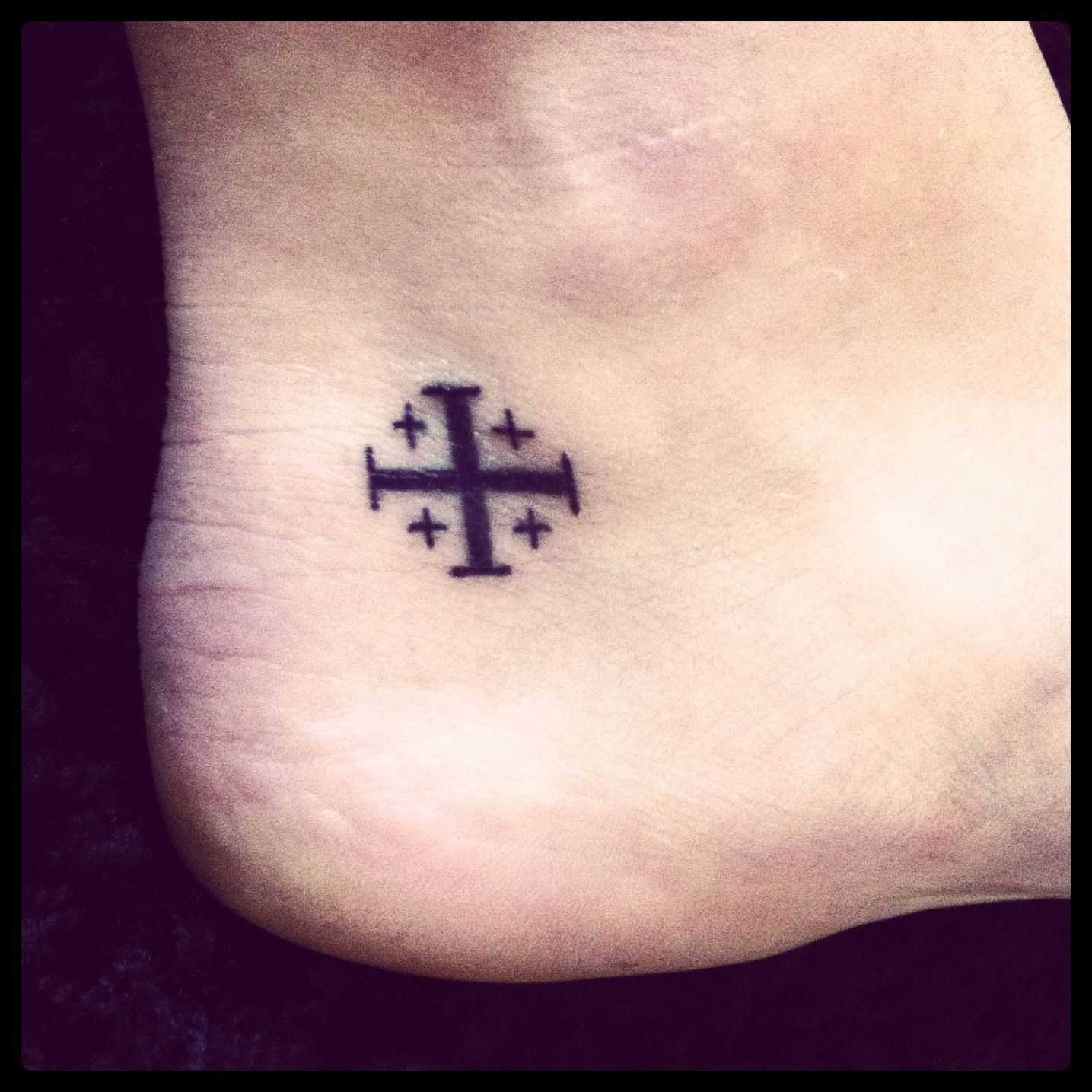 Tatuagem de Cruz de Jerusalém 