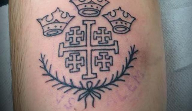 Tatuagem de Cruz de Jerusalém 
