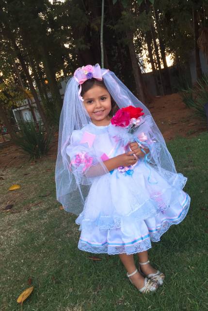 Vestido de noiva caipira infantil